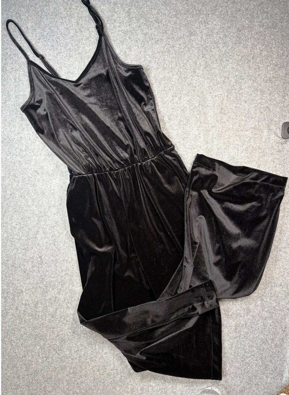 Old Navy Relaxed Fit Sleeveless Cami Cropped Velvet Jumpsuit Black Wide Leg M